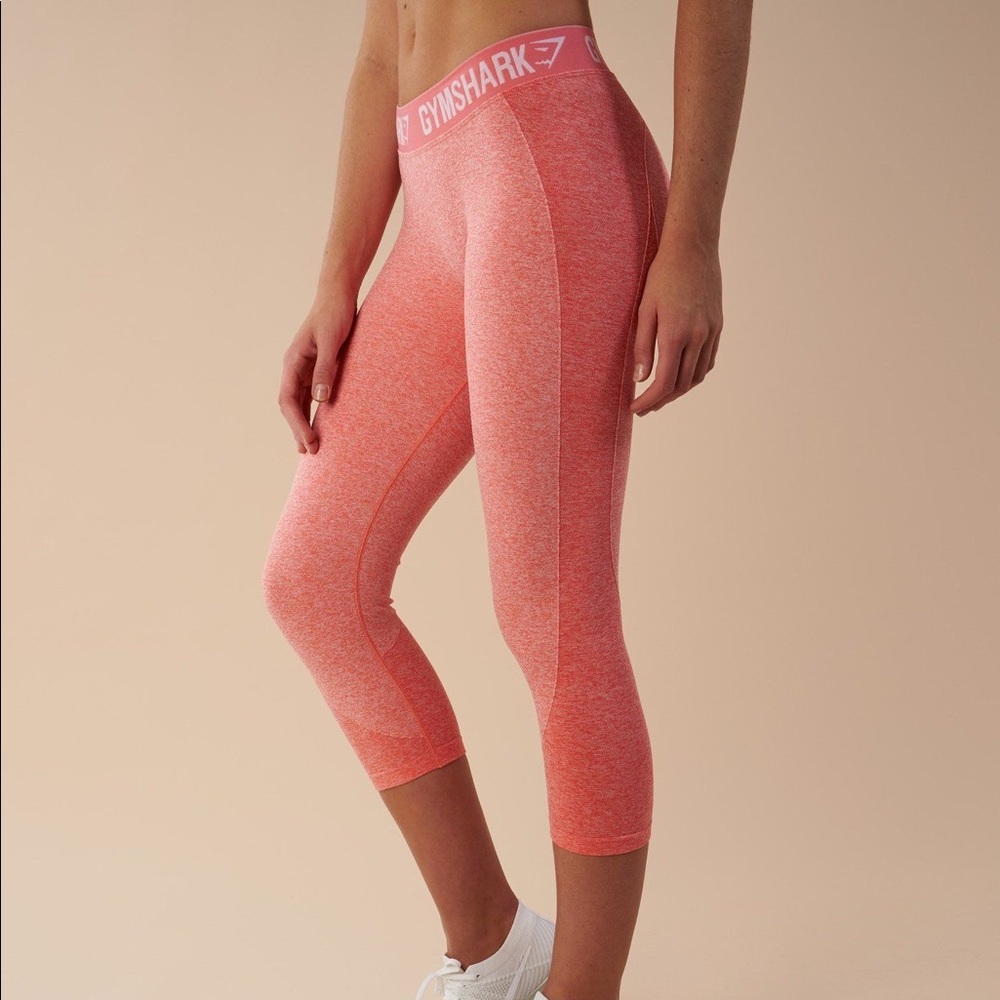 CORAL CROPPED GYMSHARK LEGGINGS